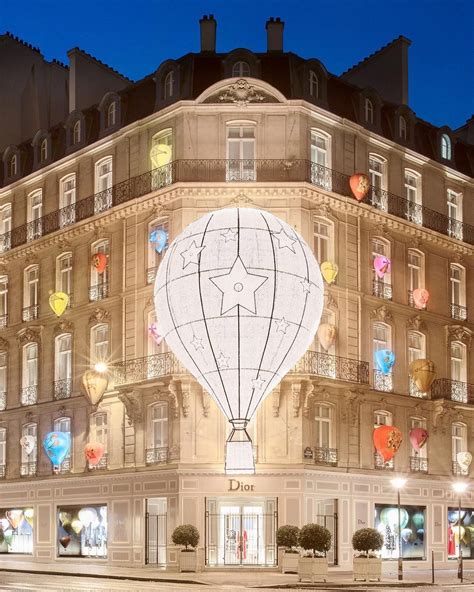 dior balloon trainstation|La Galerie Dior.